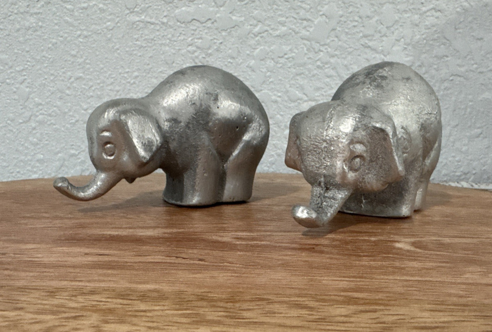 Elephant Figurine Statue Solid Metal Small Silver Color Set of 2 (12.8 oz each)